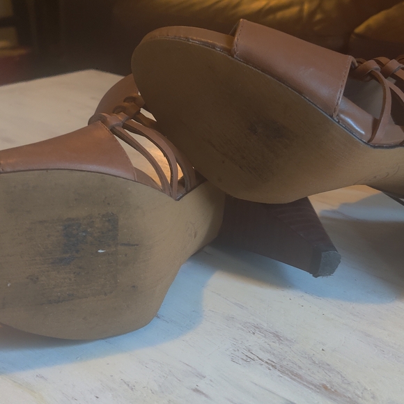 TREASURE & BOND Women's Brown Sandals - Picture 9 of 13